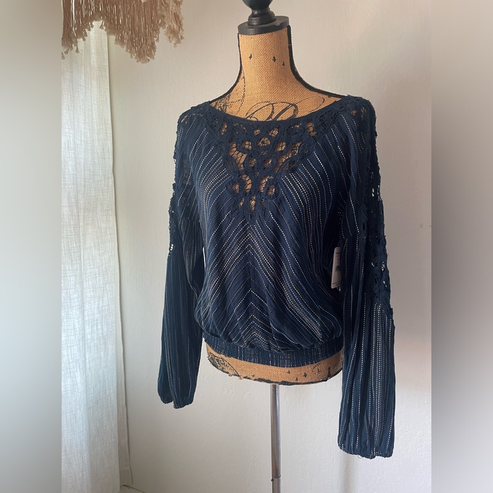 NWT FREE PEOPLE floating memories top navy blue lace
